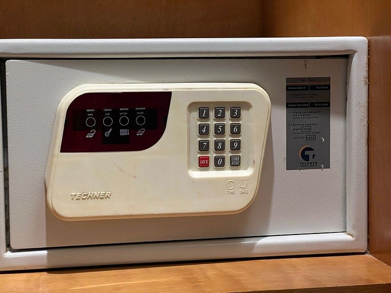 Flat between Ipanema beach and Copacabana