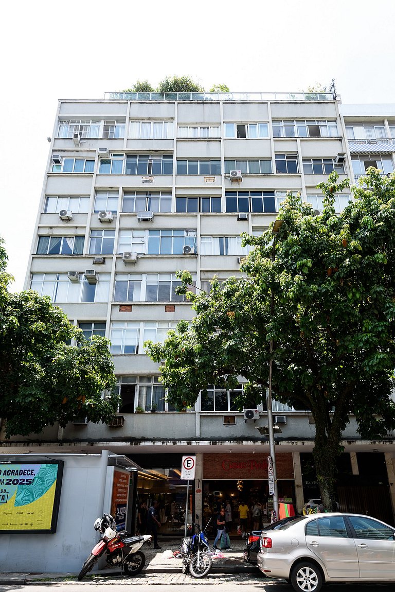 Apartamento Moderno a 300 m da Praia do Leblon