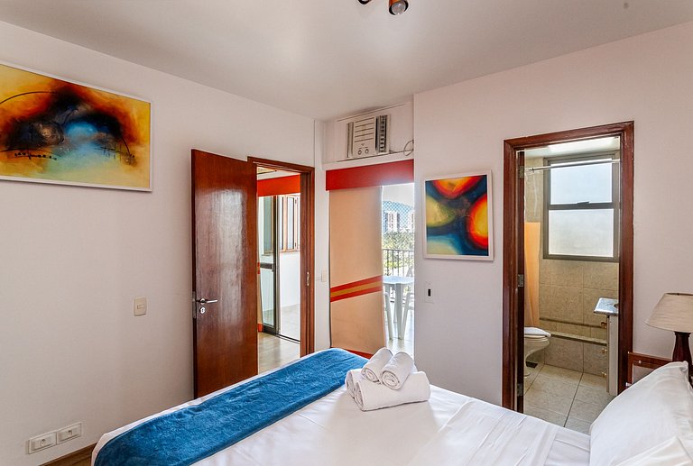 Apt 2 quartos e lazer em frente praia da Barra