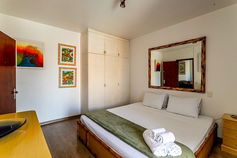 Apt 2 quartos e lazer em frente praia da Barra