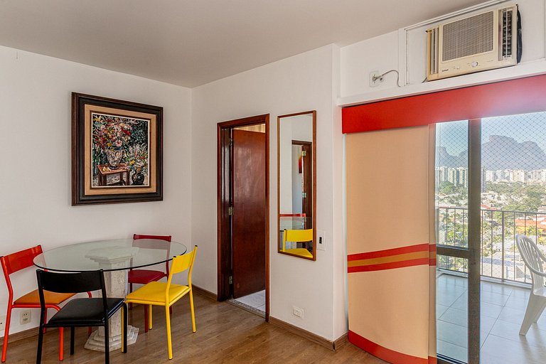 Apt 2 quartos e lazer em frente praia da Barra