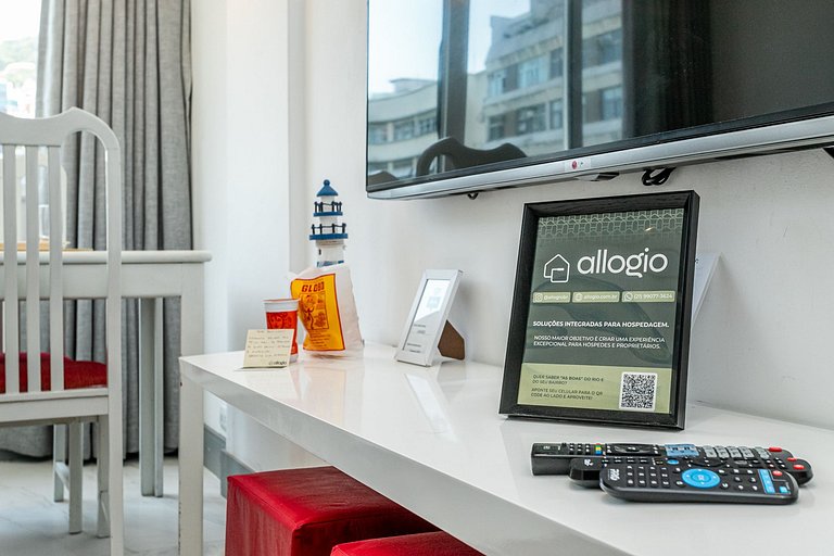 Lindo Apt reformado 50 metros da Praia de Ipanema