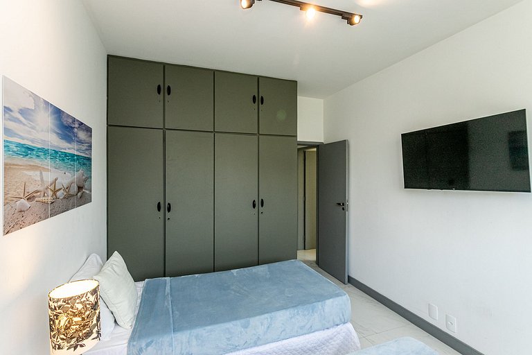 Lindo Apt reformado 50 metros da Praia de Ipanema