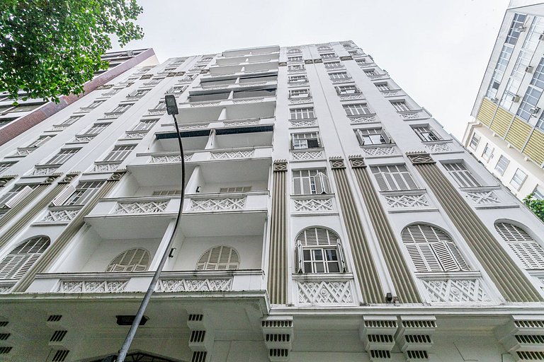 Apartamento com serviços ao lado praia Copacabana