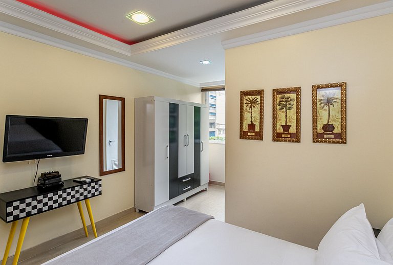 Leblon Studio – Steps from the Beach and Dining