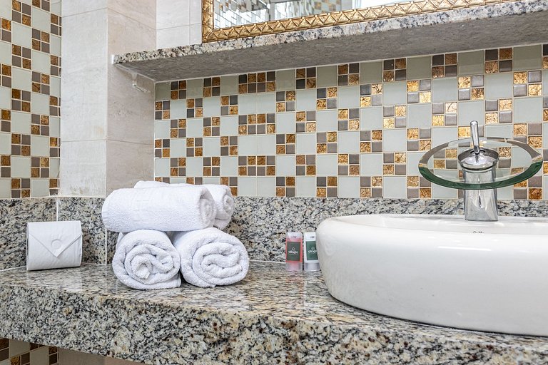 Leblon Studio – Steps from the Beach and Dining