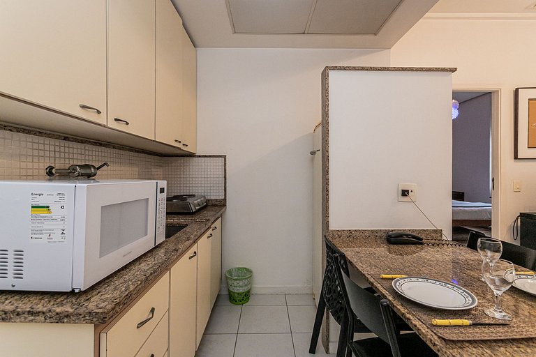 Apartamento com serviços ao lado praia Copacabana