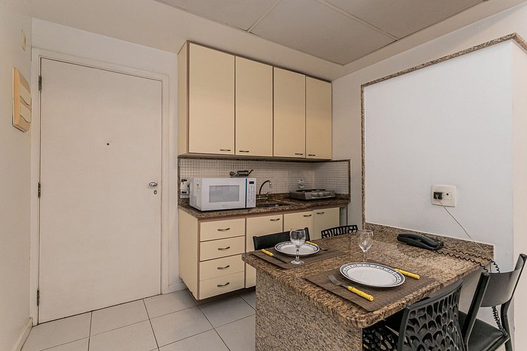 Apartamento com serviços ao lado praia Copacabana