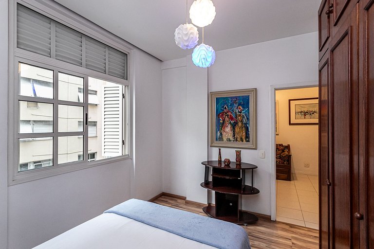 Apartamento com serviços ao lado praia Copacabana