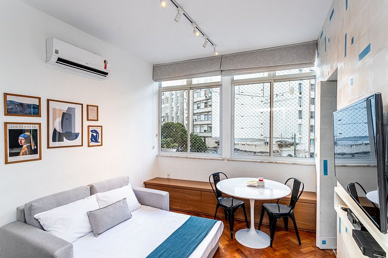 Apartamento com estilo 250m da Praia de Copacabana