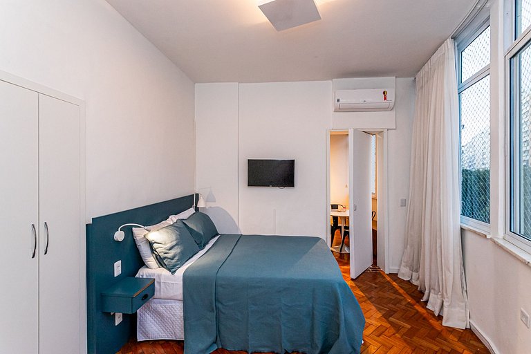 Stylish apartment 250m from Copacabana Beach