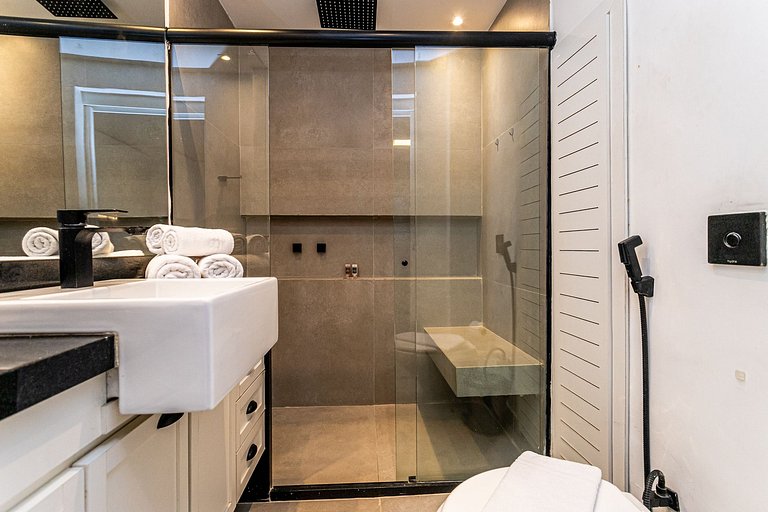 Apartamento com estilo 250m da Praia de Copacabana