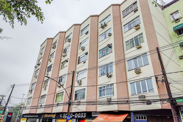 Apartamento reformado entre o Leblon e a Gávea