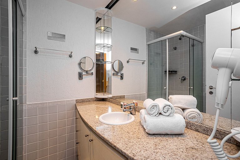 Ipanema Flat: Pool, Gym, Sauna & Parking