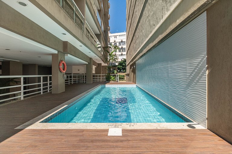 Flat lado Praia Ipanema com Lazer e Estacionamento