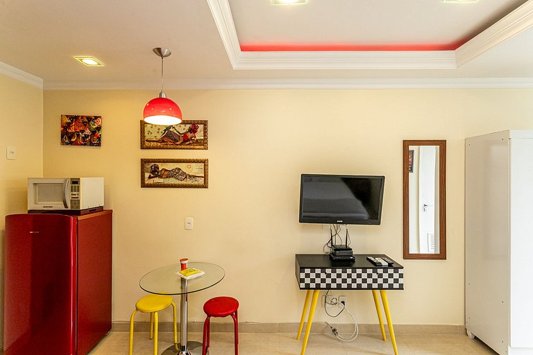 Leblon Studio – Steps from the Beach and Dining