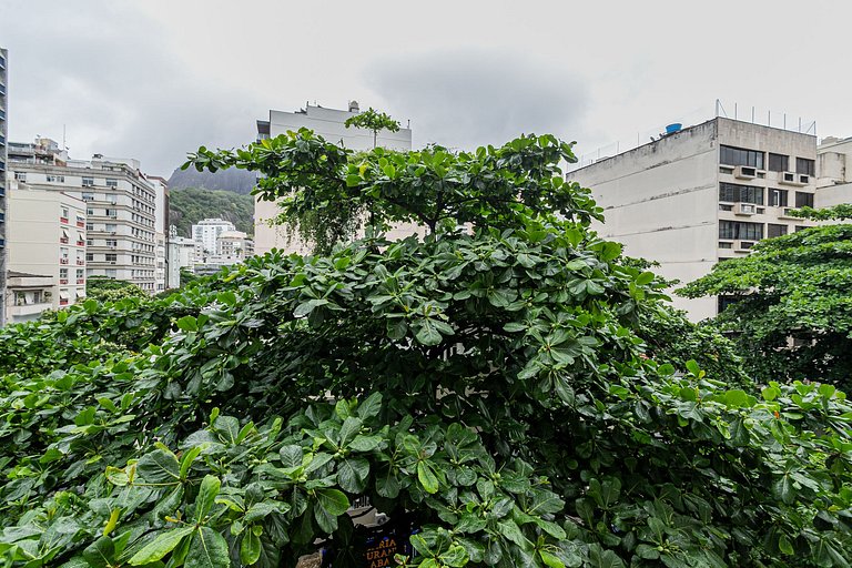 Leblon Studio – Steps from the Beach and Dining