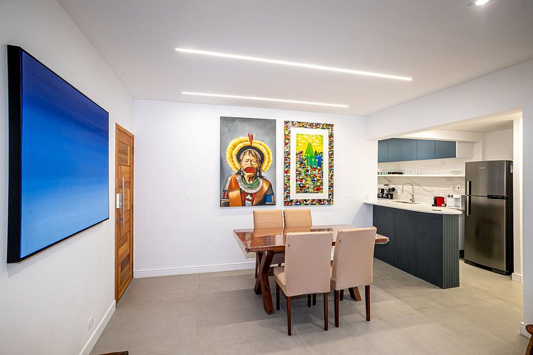 Ipanema • Renovated 3BR Beachside Apt