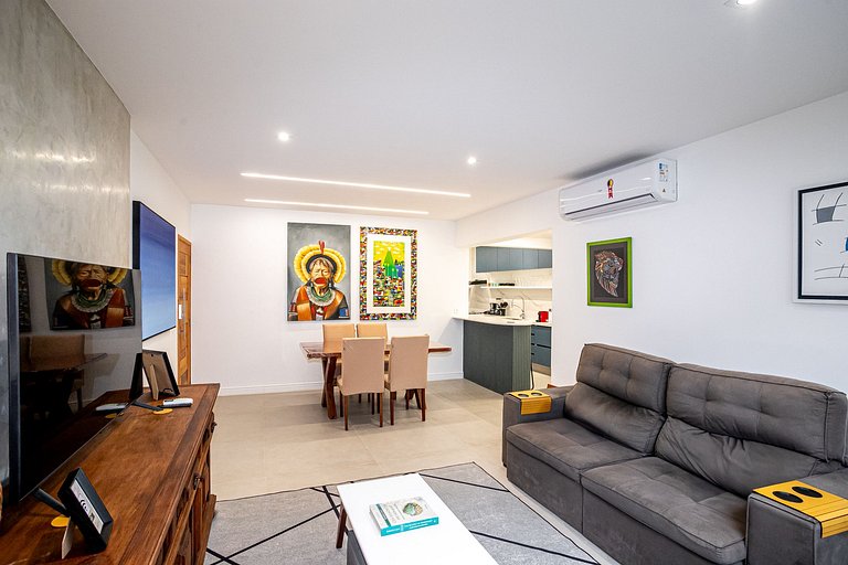 Ipanema • Renovated 3BR Beachside Apt