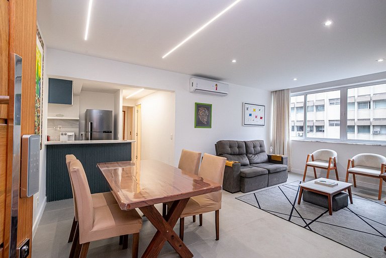 Ipanema • Renovated 3BR Beachside Apt