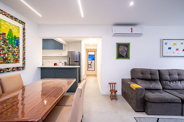 Apt 3 quartos reformado quadra da Praia de Ipanema