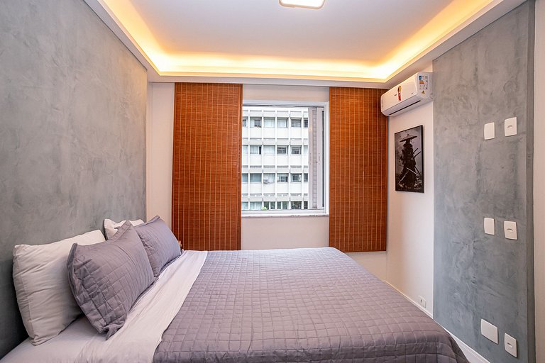 Ipanema • Renovated 3BR Beachside Apt