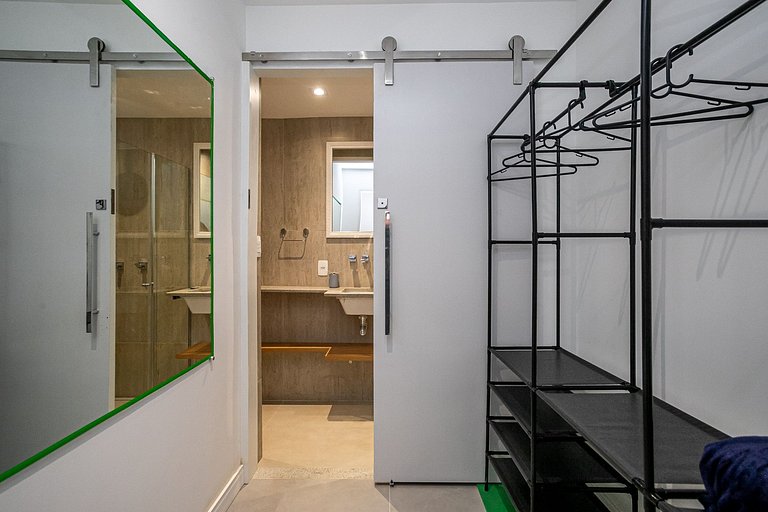 Ipanema • Renovated 3BR Beachside Apt