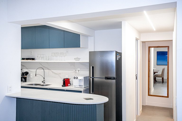 Ipanema • Renovated 3BR Beachside Apt