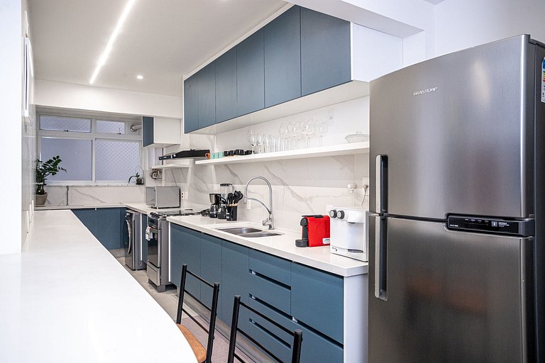 Ipanema • Renovated 3BR Beachside Apt