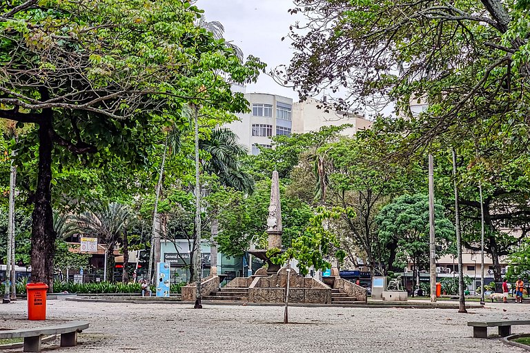 Ipanema • Renovated 3BR Beachside Apt