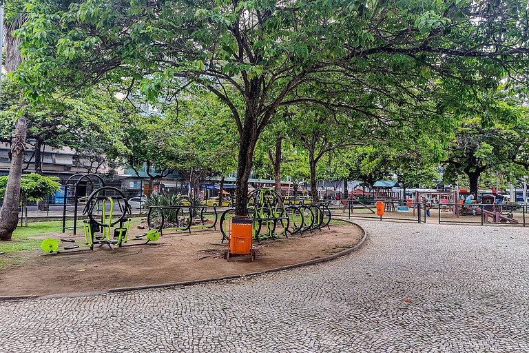 Ipanema • Renovated 3BR Beachside Apt